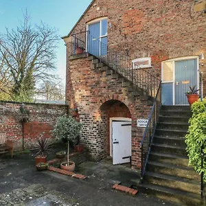 1 Rodgers Mews Malton